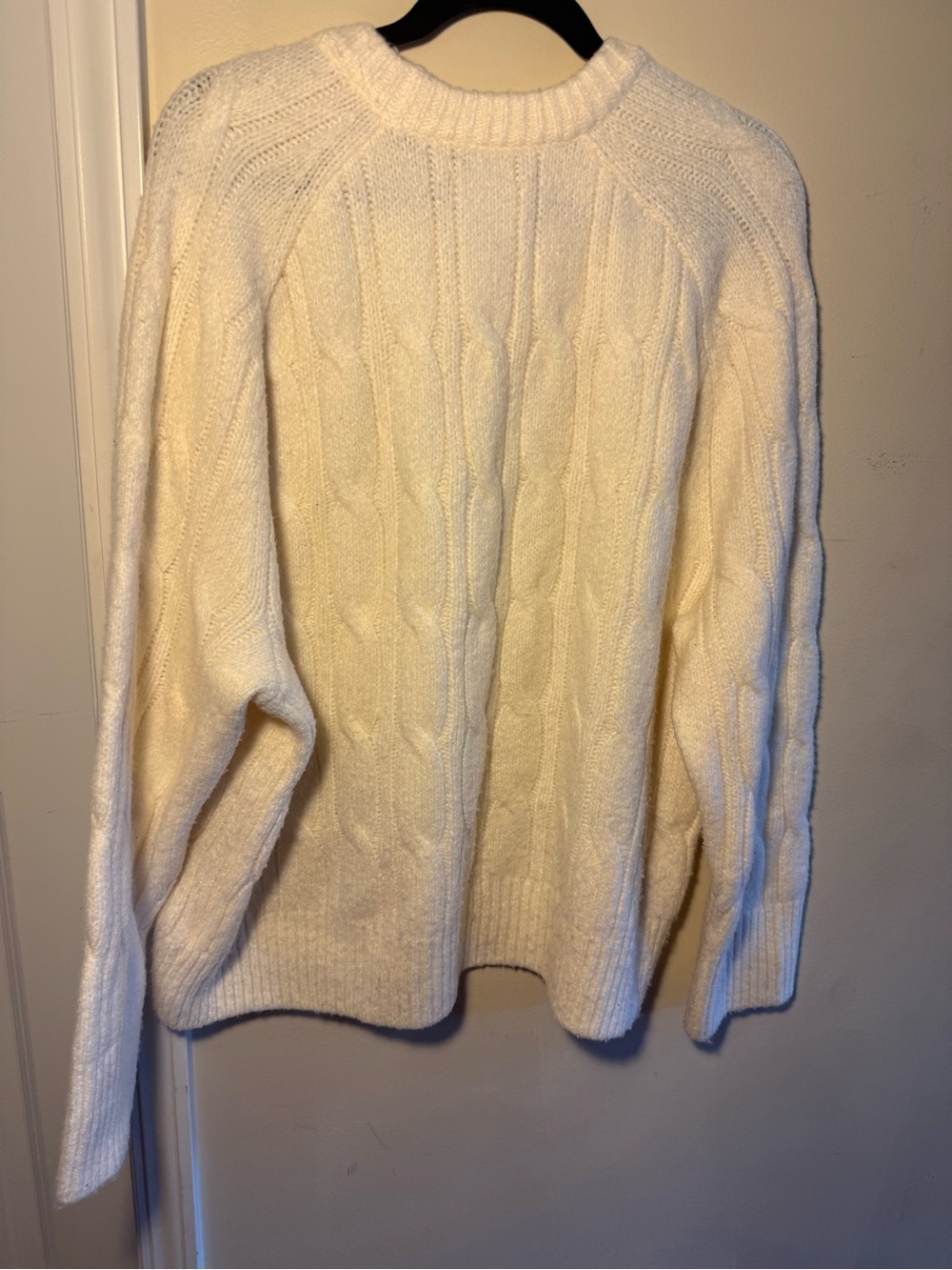 Abercrombie & Fitch Women's Cream Cable Crew Sweater - Picture 3 of 5